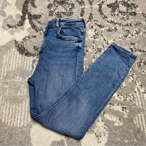 Zara Signature Classic Medium Wash High Waist 90’s Mom Denim Jeans